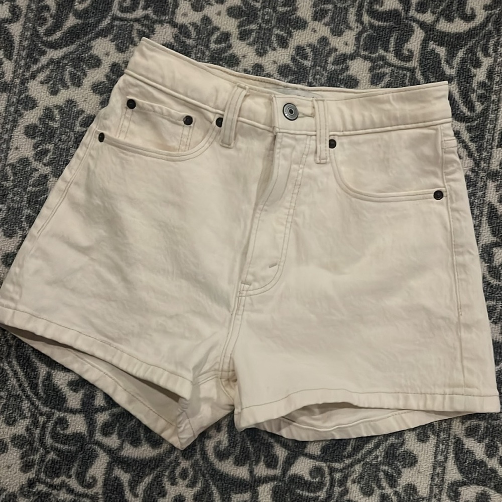 Abercrombie & Fitch White High-Waisted Women's Shorts - Picture 2 of 8